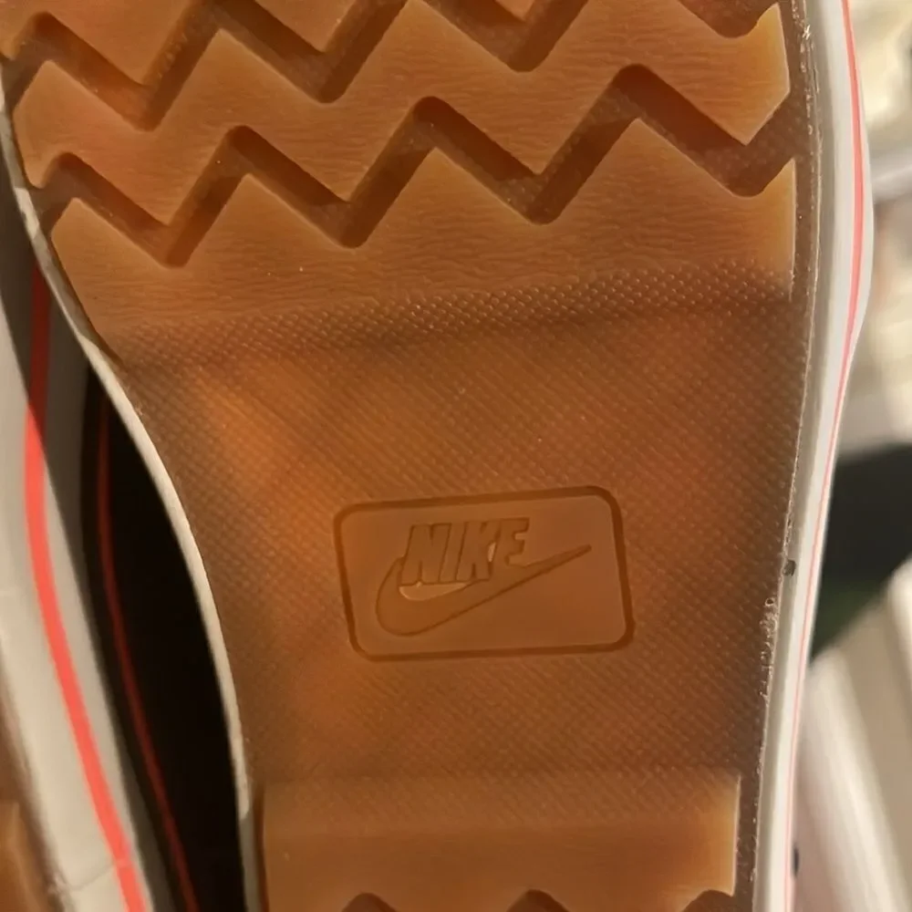 NIKE Carico Mid-calve Leather Dark Brown Cinder Boots Shoes - Womens Size 5.5